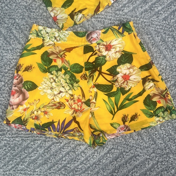 Floral Short Set - Picture 5 of 9
